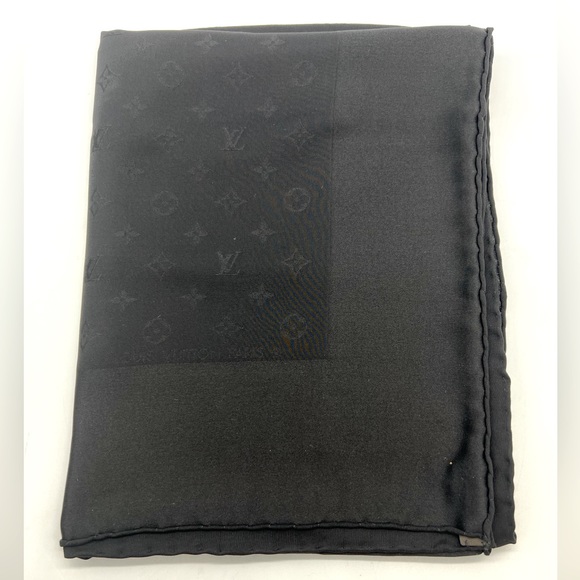 LV monogram scarf - Picture 1 of 3